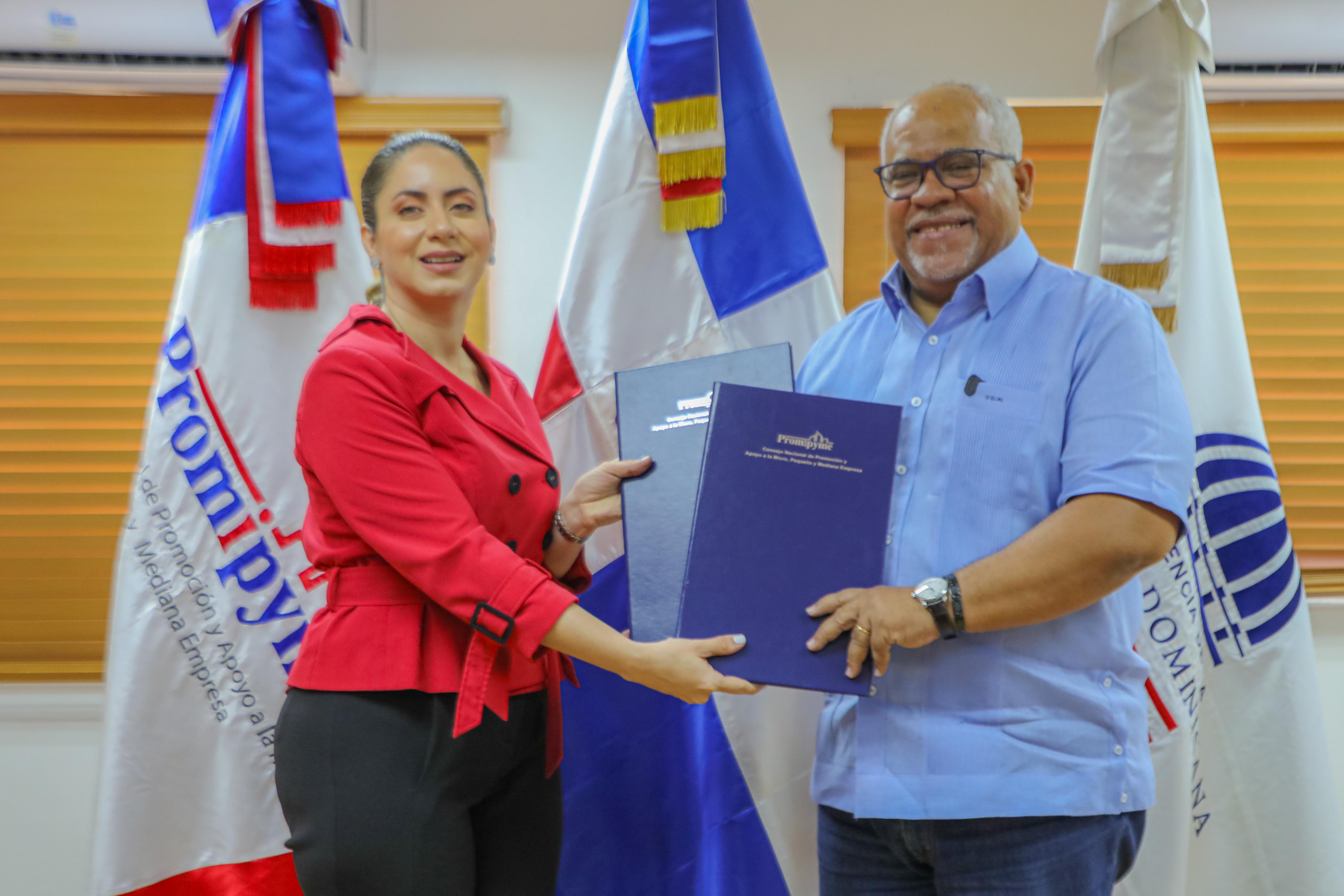 Promipyme y Supérate firman acuerdo beneficiará mil mujeres emprendedoras